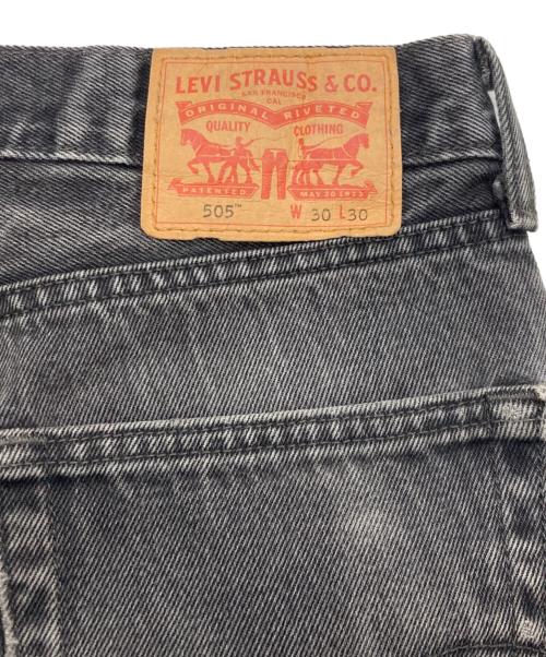 LEVI'S（リーバイス）LEVI'S (リーバイス) 505 リペアデニムパンツ ブラック サイズ:76cm(W30)の古着・服飾アイテム