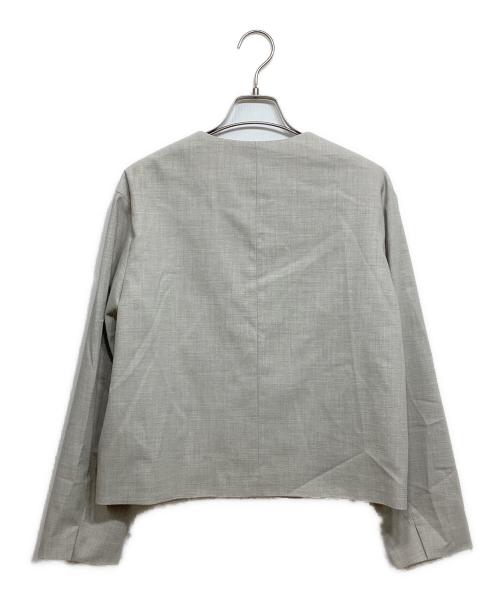 23区（ニジュウサンク）23区 (ニジュウサンク) ストレッチブッチャーノーカラージャケット ベージュ サイズ:38の古着・服飾アイテム