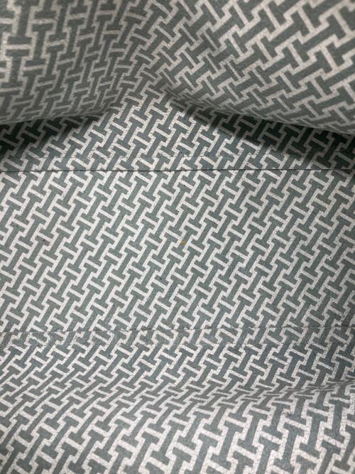 IACUCCI（イアクッチ）IACUCCI (イアクッチ) オペラ M CERVO/STAMPA INTERNA グレーの古着・服飾アイテム