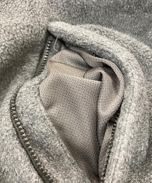 SO SHOP&HOSTEL（ソウショップアンドホステル）SO SHOP&HOSTEL (ソウショップアンドホステル) SNAP PULLOVER FLEECE JACKET グレー サイズ:Ｓの古着・服飾アイテム