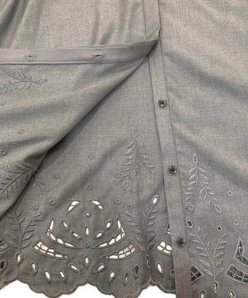 IENA（イエナ）IENA (イエナ) エンブロイダードティアードレス グレー サイズ:36の古着・服飾アイテム