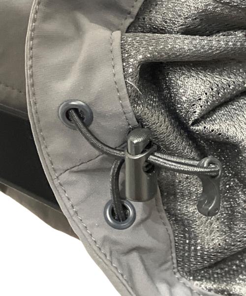 F.C.R.B.（エフシーレアルブリストル）F.C.R.B. (エフシーレアルブリストル) BIG LOGO WARM UP JACKET グレー サイズ:M 未使用品の古着・服飾アイテム