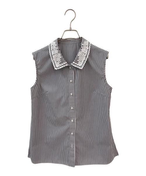 Rene（ルネ）Rene (ルネ) カラー刺繍パールボタンノースリーブブラウス グレー サイズ:36の古着・服飾アイテム