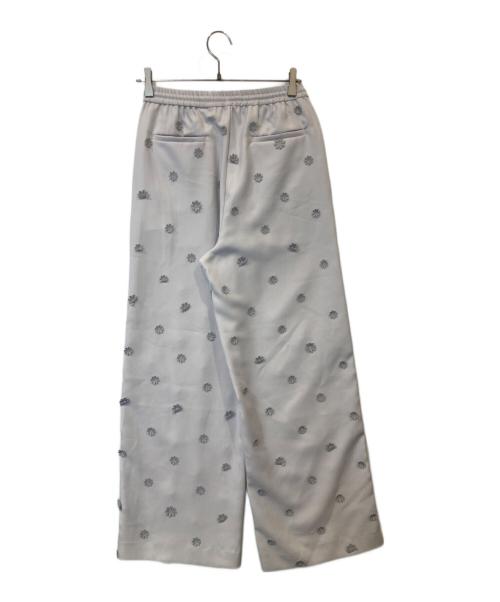 emmi atelier（エミアトリエ）emmi atelier (エミアトリエ) フラワーエンブロイダリーウエストゴムパンツ 13WFP255050 ライトグレー サイズ:1 未使用品の古着・服飾アイテム