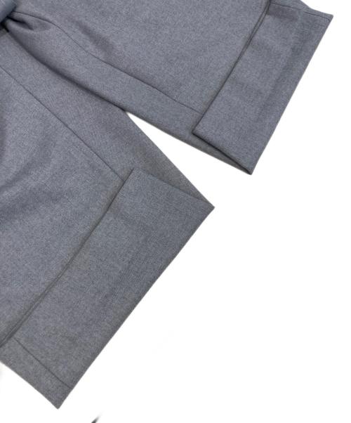 URU（ウル）URU (ウル) Wool Gabardine Over Tuck Pants グレー サイズ:1の古着・服飾アイテム