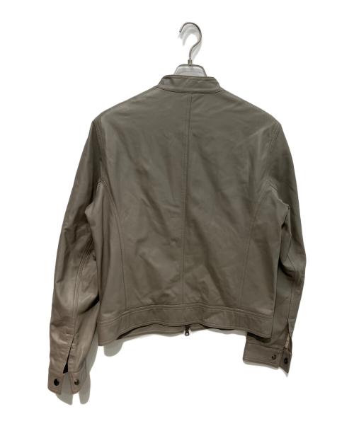 EMMETI（エンメティ）EMMETI (エンメティ) JURI ライダースジャケット　NAPPA SILK グレージュ サイズ:48の古着・服飾アイテム