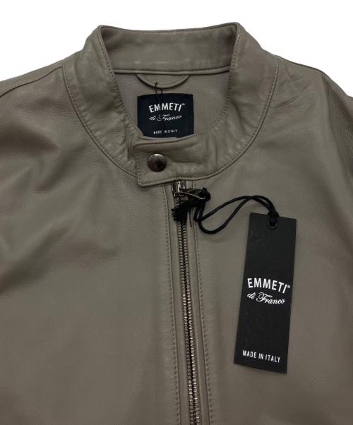 EMMETI（エンメティ）EMMETI (エンメティ) JURI ライダースジャケット　NAPPA SILK グレージュ サイズ:48の古着・服飾アイテム