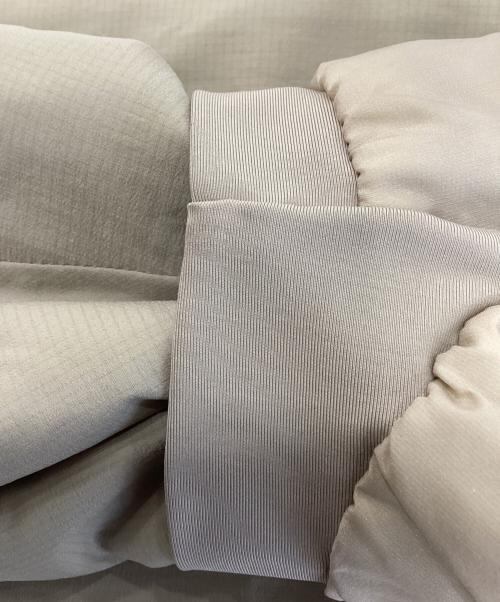 ARC'TERYX（アークテリクス）ARC'TERYX (アークテリクス) アトム ジャケット  ベージュ サイズ:Mの古着・服飾アイテム