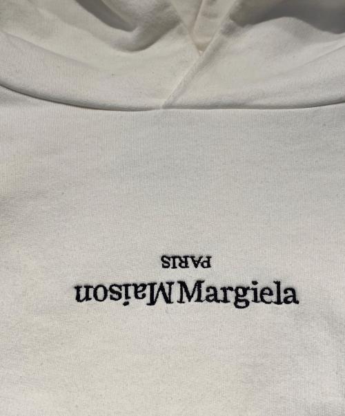 Maison Margiela（メゾンマルジェラ）Maison Margiela (メゾンマルジェラ) 反転ロゴ刺繍フーディ ホワイト サイズ:46の古着・服飾アイテム