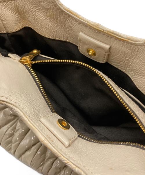 MIU MIU（ミュウミュウ）MIU MIU (ミュウミュウ) マテラッセ 2WAYバッグ アイボリー サイズ:下記参照の古着・服飾アイテム