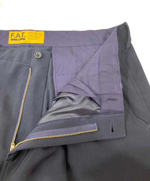 FAT（エフエーティー）FAT (エフエーティー) SLACKLAXタックパンツ ネイビー サイズ:FATの古着・服飾アイテム