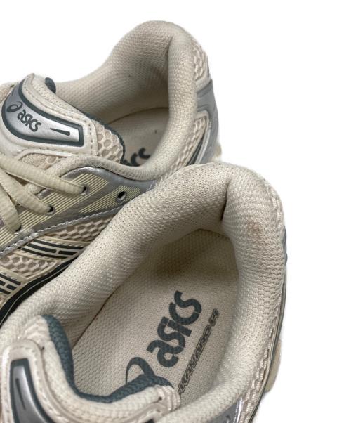 asics（アシックス）asics (アシックス) GEL-KAYANO 14 アイボリー×グレー サイズ:25cmの古着・服飾アイテム