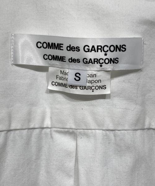 COMME des GARCONS COMME des GARCONS（コムデギャルソン コムデギャルソン）COMME des GARCONS COMME des GARCONS (コムデギャルソン コムデギャルソン) 裾フリルシャツ　RM-B021　AD2023 ホワイト サイズ:Sの古着・服飾アイテム