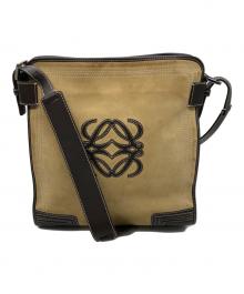 LOEWE（ロエベ）の古着「アナグラム スウェードショルダーバッグ」｜ベージュ