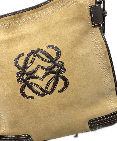 LOEWE（ロエベ）LOEWE (ロエベ) アナグラム スウェードショルダーバッグ ベージュの古着・服飾アイテム
