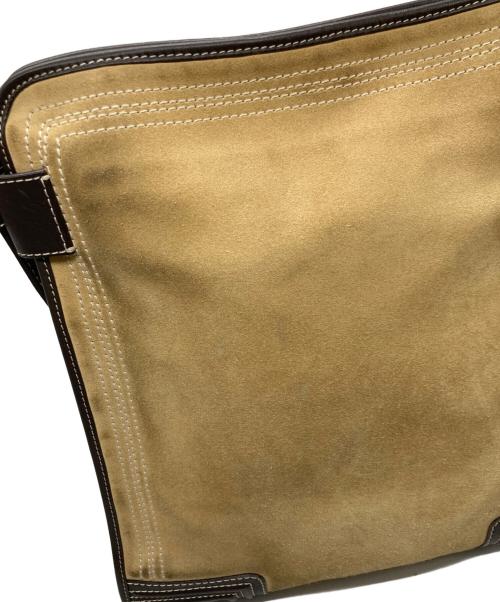 LOEWE（ロエベ）LOEWE (ロエベ) アナグラム スウェードショルダーバッグ ベージュの古着・服飾アイテム