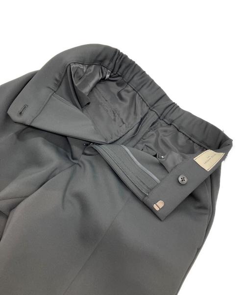 UNITED ARROWS（ユナイテッドアローズ）UNITED ARROWS (ユナイテッドアローズ) SPONGY タック テーパードパンツ ブラック サイズ:36の古着・服飾アイテム