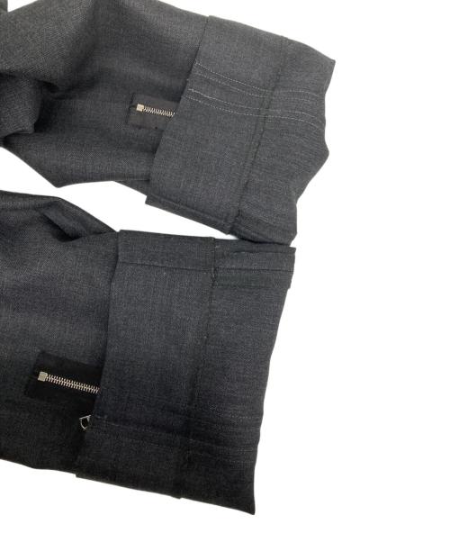 UNDERCOVER（アンダーカバー）UNDERCOVER (アンダーカバー) 後ろ裾ZIP スリムスラックス チャコールグレー サイズ:2の古着・服飾アイテム