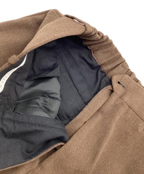 MARKAWARE（マーカウェア）MARKAWARE (マーカウェア) FLAT FRONT TROUSERS ブラウン サイズ:1の古着・服飾アイテム