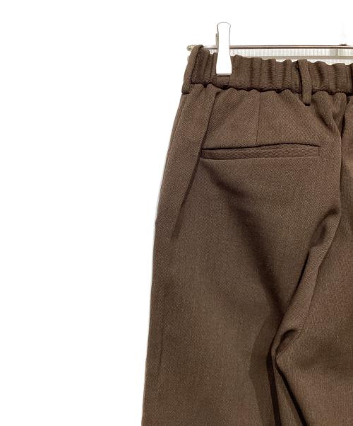 MARKAWARE（マーカウェア）MARKAWARE (マーカウェア) FLAT FRONT TROUSERS ブラウン サイズ:1の古着・服飾アイテム
