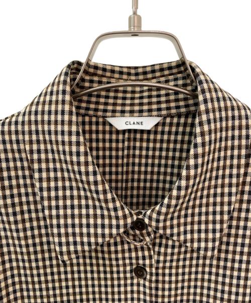 CLANE（クラネ）CLANE (クラネ) POWER SHOULDER CHECK SHIRT ONEPIECE ベージュ サイズ:2の古着・服飾アイテム