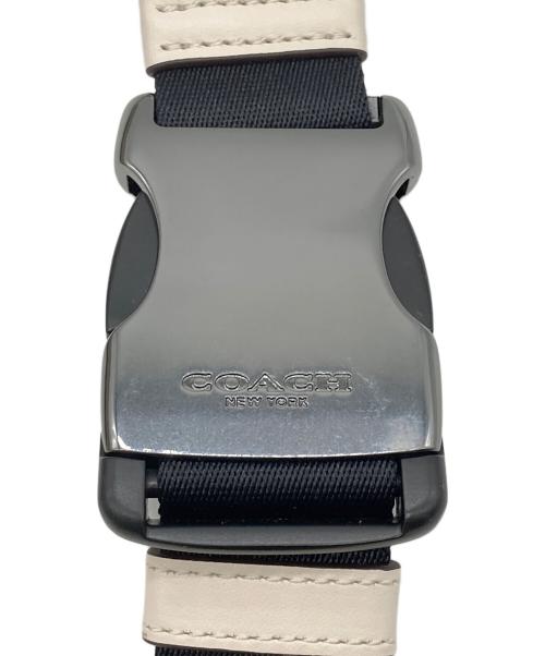 COACH（コーチ）COACH (コーチ) ボディーバッグ アイボリーの古着・服飾アイテム