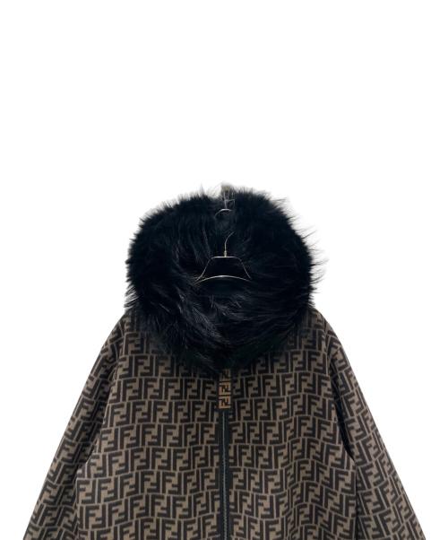 FENDI（フェンディ）FENDI (フェンディ) ファーフード付き ズッカ FF柄 リバーシブルコート ブラック/ベージュ サイズ:40の古着・服飾アイテム