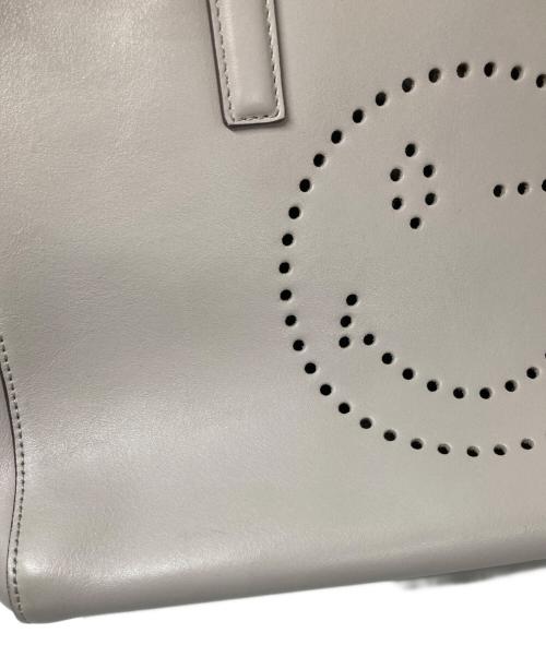 ANYA HINDMARCH（アニヤ・ハインドマーチ）ANYA HINDMARCH (アニヤ・ハインドマーチ) WINK SMILY LEATHER TOTE　ウィンク スマイリー レザー トート　 バッグ グレー サイズ:なしの古着・服飾アイテム