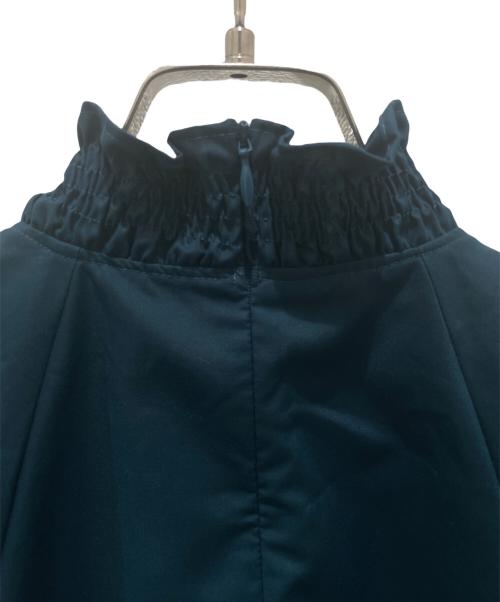 ADORE（アドーア）ADORE (アドーア) シャーリングスタンドカラーブラウス グリーン サイズ:38の古着・服飾アイテム