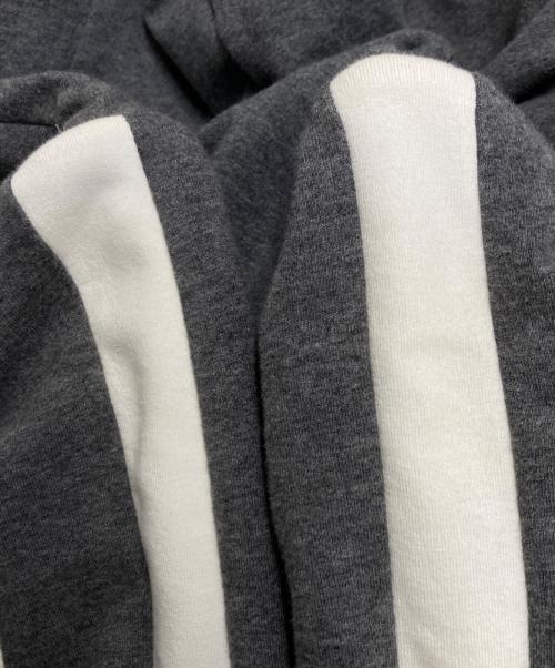 PRADA（プラダ）PRADA (プラダ) サイドラインジップパーカー グレー サイズ:Sの古着・服飾アイテム