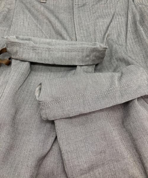 WHITE MOUNTAINEERING（ホワイトマウンテ二アニング）WHITE MOUNTAINEERING (ホワイトマウンテ二アニング) KNEE TUCK TWEED PANTS ブラウン サイズ:1の古着・服飾アイテム