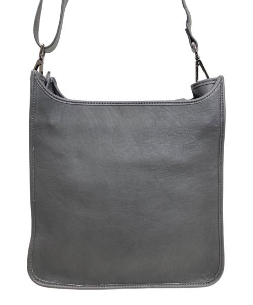 IO PELLE（イオペレ）IO PELLE (イオペレ) ear PAPILLONNER (イアパピヨネ) チェスラウンドショルダーバッグ グレーの古着・服飾アイテム