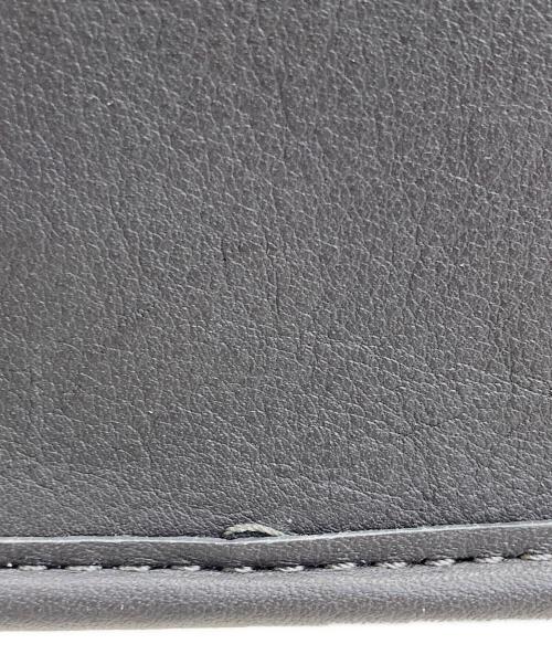 IO PELLE（イオペレ）IO PELLE (イオペレ) ear PAPILLONNER (イアパピヨネ) チェスラウンドショルダーバッグ グレーの古着・服飾アイテム