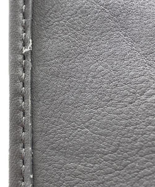 IO PELLE（イオペレ）IO PELLE (イオペレ) ear PAPILLONNER (イアパピヨネ) チェスラウンドショルダーバッグ グレーの古着・服飾アイテム