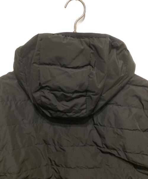 EA7（イーエーセブン）EA7 (イーエーセブン) Premium Shield パッカブルフードダウンジャケット ブラック サイズ:Ｍの古着・服飾アイテム