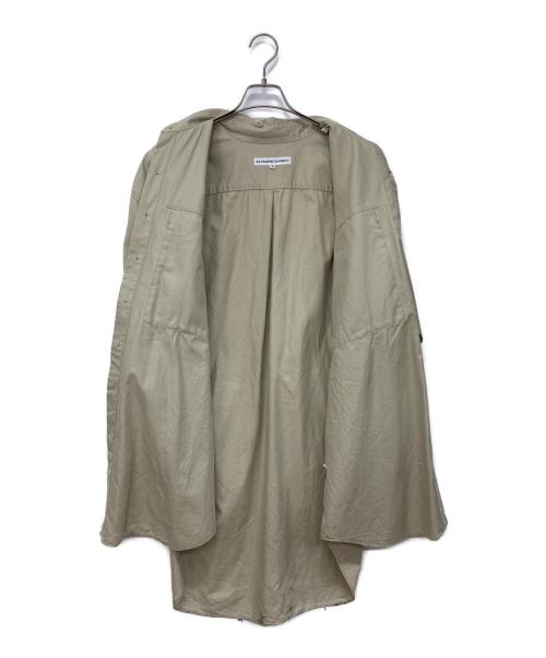 KATHARINE HAMNETT（キャサリンハムネット）KATHARINE HAMNETT (キャサリンハムネット) COTTON TWILL PAINTED LONG SH ベージュ サイズ:Mの古着・服飾アイテム