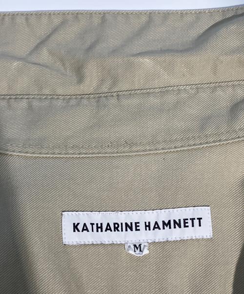 KATHARINE HAMNETT（キャサリンハムネット）KATHARINE HAMNETT (キャサリンハムネット) COTTON TWILL PAINTED LONG SH ベージュ サイズ:Mの古着・服飾アイテム