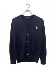 UNDERCOVER（アンダーカバー）の古着「ロゴ刺繍カーディガン」｜ネイビー