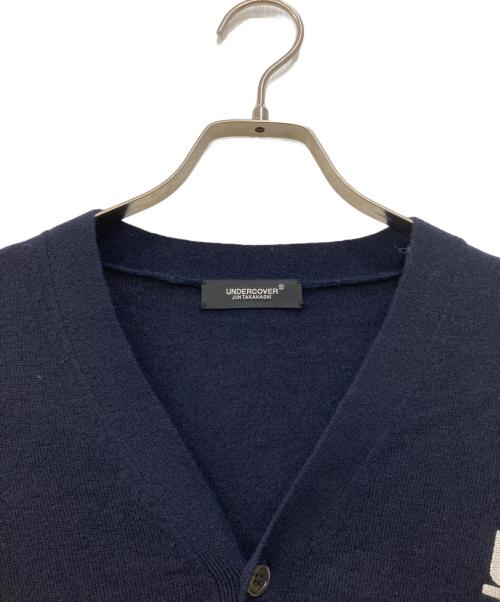 UNDERCOVER（アンダーカバー）UNDERCOVER (アンダーカバー) ロゴ刺繍カーディガン ネイビー サイズ:2の古着・服飾アイテム