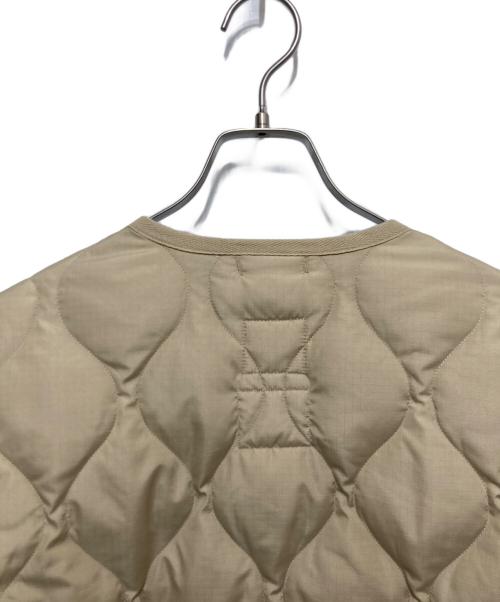 TAION（タイオン）TAION (タイオン) ミリタリーVネックジップダウンコート ベージュ サイズ:Sの古着・服飾アイテム