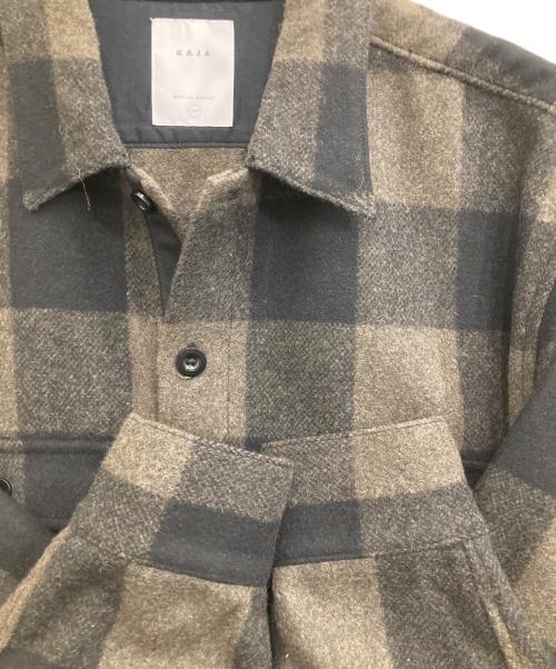 KAJA（カジャ）KAJA (カジャ) WOOL BUFFALO CHECK CPO JACKET ブラック×オリーブ サイズ:3の古着・服飾アイテム