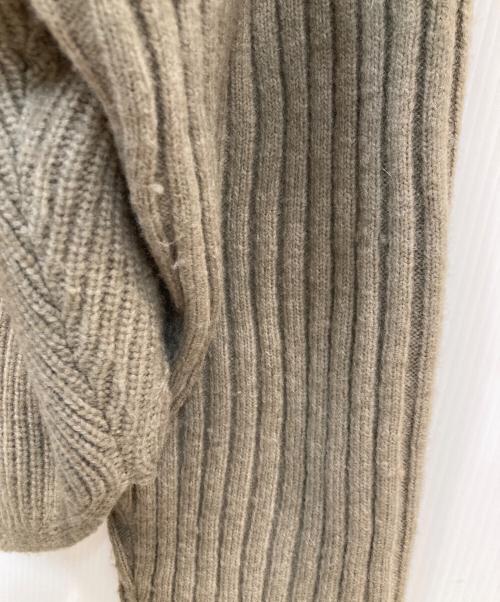 VIAVANDA（ヴィアヴァンダ）VIAVANDA (ヴィアヴァンダ) ジップカーディガン オリーブ サイズ:FREEの古着・服飾アイテム