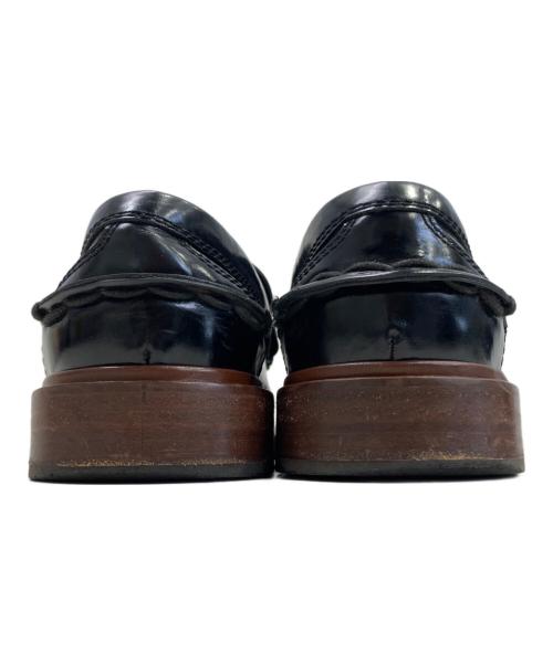 TOD'S（トッズ）TOD'S (トッズ) チェーンロゴローファー ブラック サイズ:37の古着・服飾アイテム