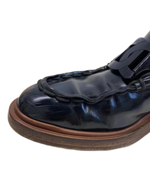 TOD'S（トッズ）TOD'S (トッズ) チェーンロゴローファー ブラック サイズ:37の古着・服飾アイテム