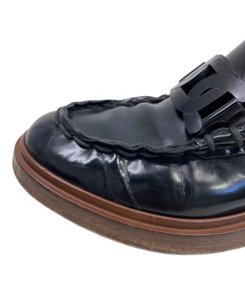 TOD'S（トッズ）TOD'S (トッズ) チェーンロゴローファー ブラック サイズ:37の古着・服飾アイテム