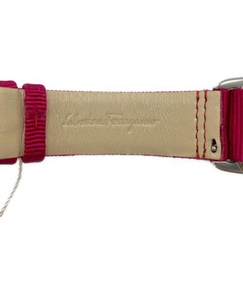 Salvatore Ferragamo（サルヴァトーレ フェラガモ）Salvatore Ferragamo (サルヴァトーレ フェラガモ) 腕時計 レッドの古着・服飾アイテム