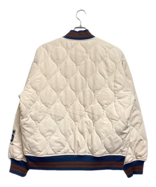MILK FED.（ミルクフェド）MILK FED. (ミルクフェド) LOGO PATCH QUILTED JACKET ベージュ サイズ:Mの古着・服飾アイテム