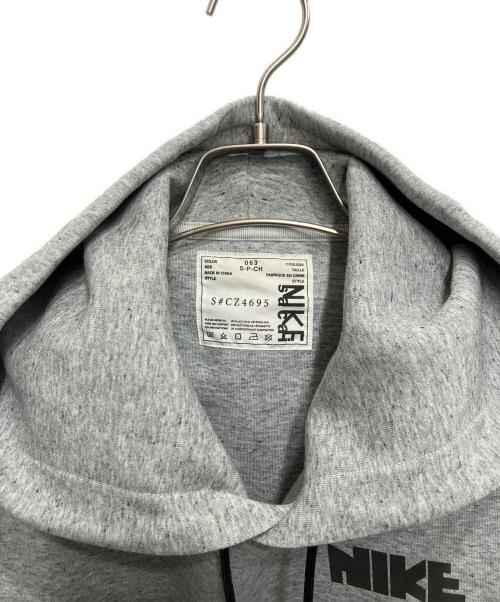 NIKE（ナイキ）NIKE (ナイキ) sacai (サカイ) NRG HOODIE グレー サイズ:Sの古着・服飾アイテム
