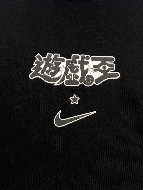 NIKE（ナイキ）NIKE (ナイキ) 遊☆戯☆王DM ソロ スウッシュ Tシャツ ブラック サイズ:Mの古着・服飾アイテム