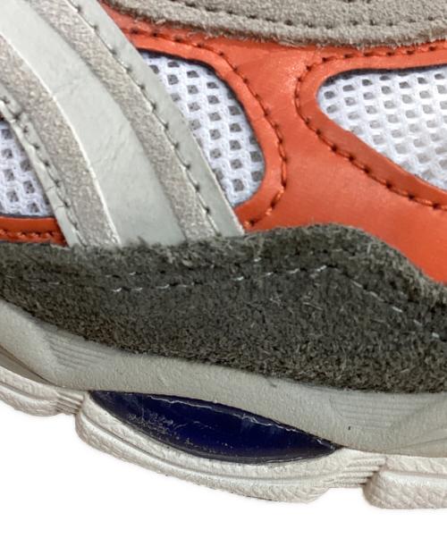 asics（アシックス）asics (アシックス) スニーカー アイボリー×オレンジ サイズ:US11の古着・服飾アイテム